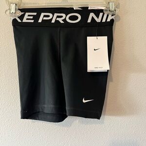 NWT Nike Pro 5” black size XS